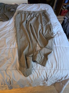 Hanes Women's Drawstring Scrubs Pants in Gray